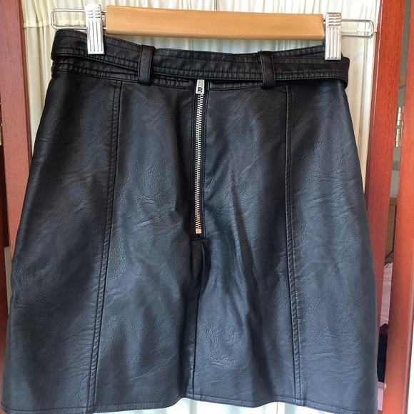 Topshop Faux Leather Black Biker Mini Skirt Size 2 - Picture 4 of 8